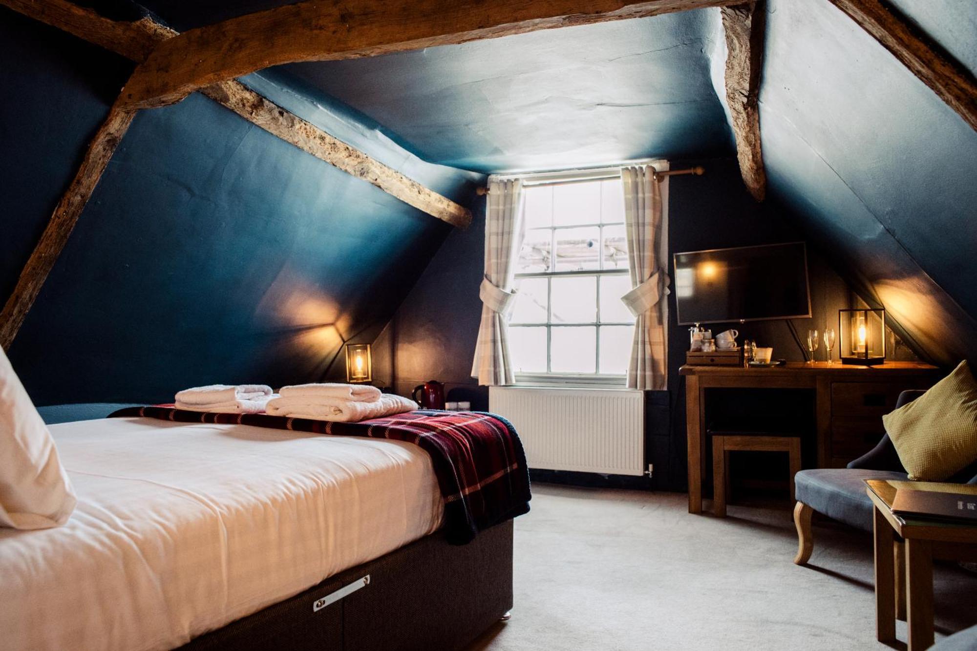 The Corner House Canterbury Bagian luar foto