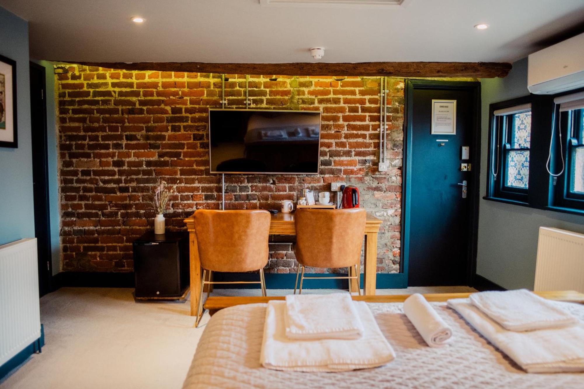 The Corner House Canterbury Bagian luar foto